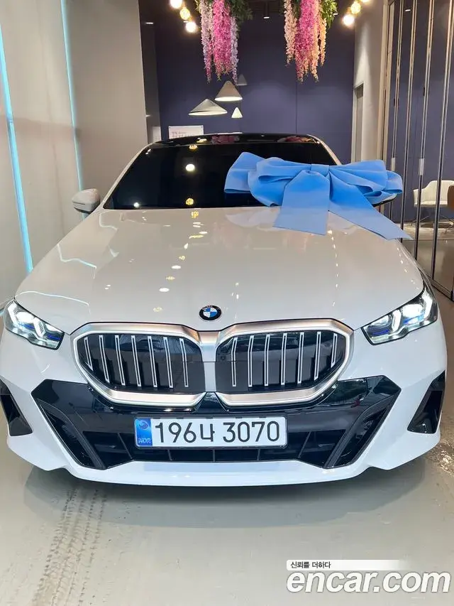 BMW 5 Series 2024 — Photo 15/15