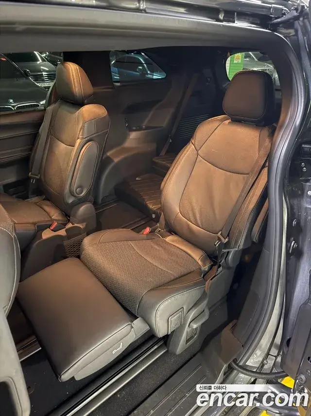 Toyota Sienna 2025 — Photo 8/20