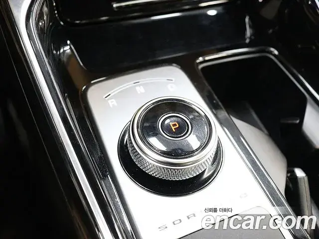 Kia Sorento 2020 — Фото 8/20