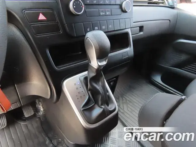 Hyundai Staria 2024 — Фото 6/20
