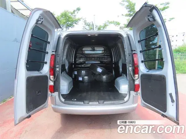 Hyundai Staria 2024 — Фото 18/20