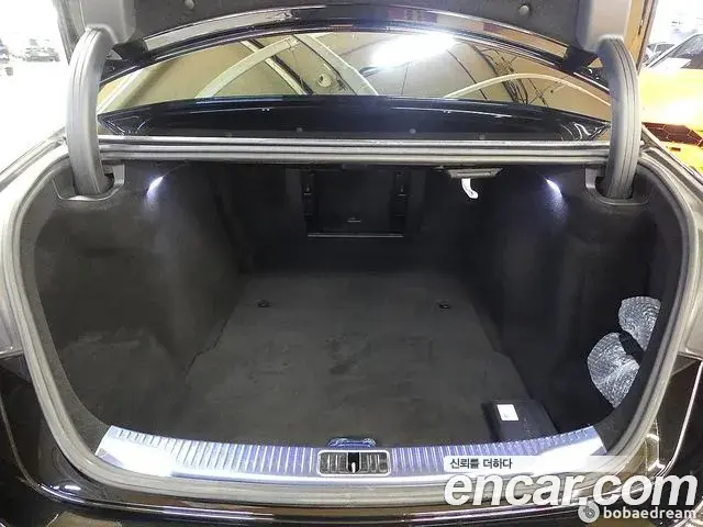 Mercedes-Benz S-Class 2023 — ფოტო 8/20