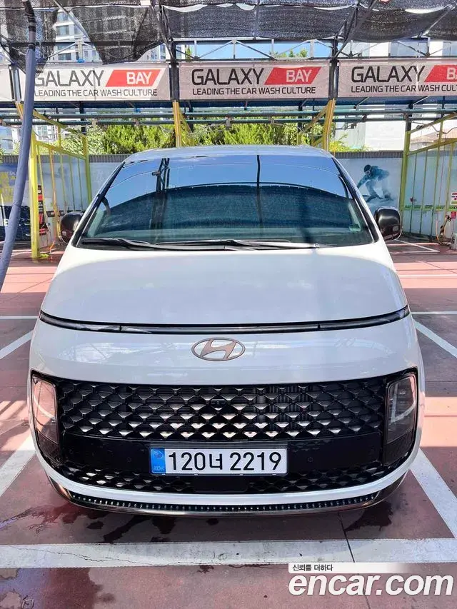 Hyundai Staria 2025 — Photo 12/15