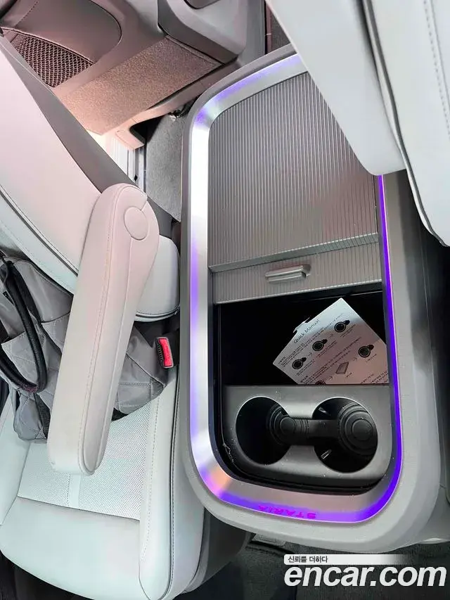Hyundai Staria 2025 — Photo 15/15