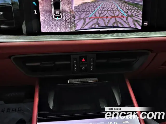 Porsche Cayenne 2023 — ფოტო 5/20