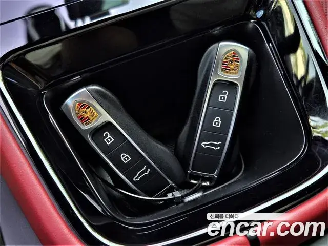 Porsche Cayenne 2023 — ფოტო 11/20