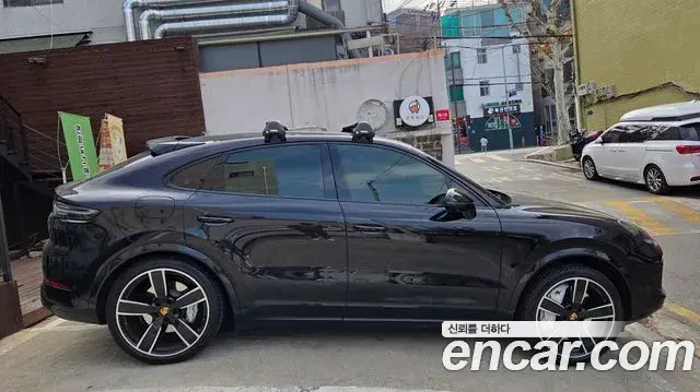 Porsche Cayenne 2021 — Photo 7/10