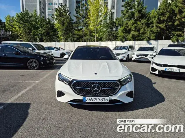 Mercedes-Benz E-Class 2025 — ფოტო 2/20