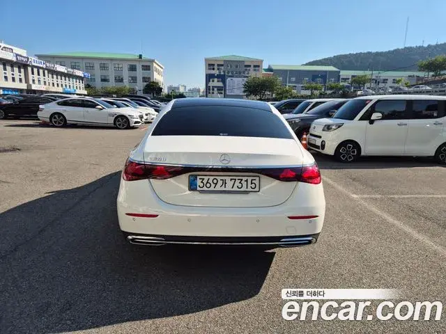 Mercedes-Benz E-Class 2025 — ფოტო 4/20
