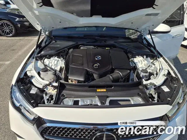 Mercedes-Benz E-Class 2025 — ფოტო 5/20