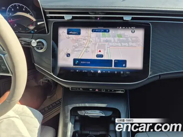 Mercedes-Benz E-Class 2025 — ფოტო 16/20