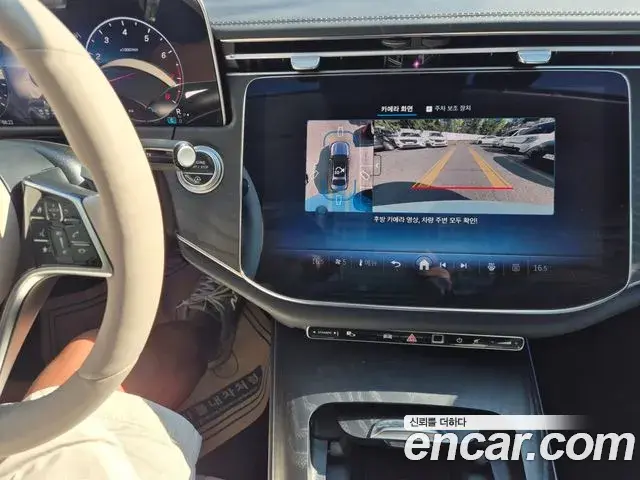 Mercedes-Benz E-Class 2025 — ფოტო 10/20
