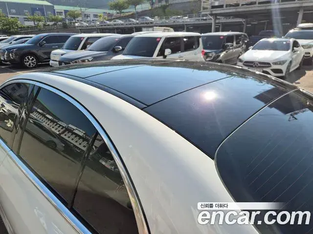 Mercedes-Benz E-Class 2025 — ფოტო 13/20