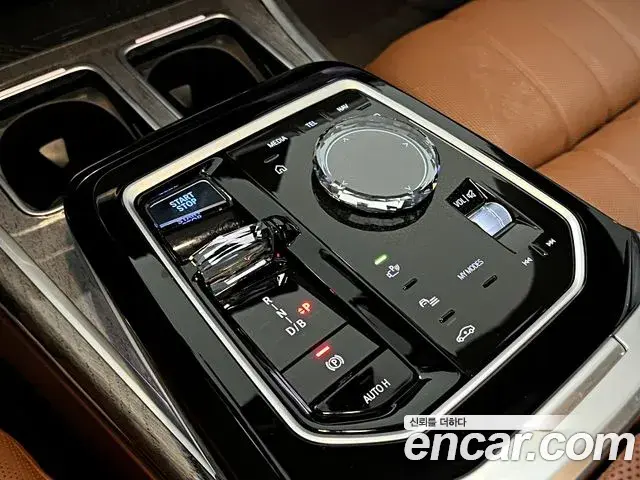 BMW i7 2024 — Photo 12/20