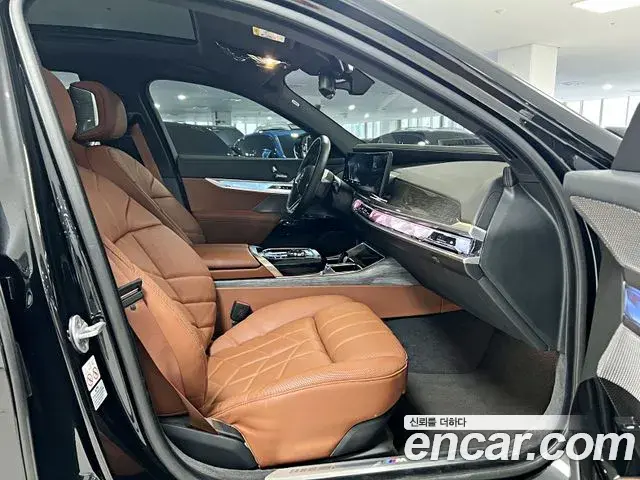 BMW i7 2024 — Photo 10/20