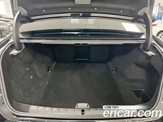 BMW i7 2024 — Photo 13/20