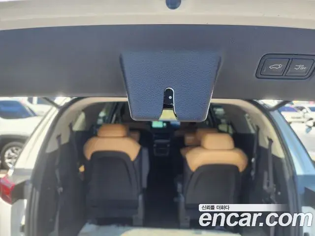 Kia Carnival 2023 — Фото 12/12