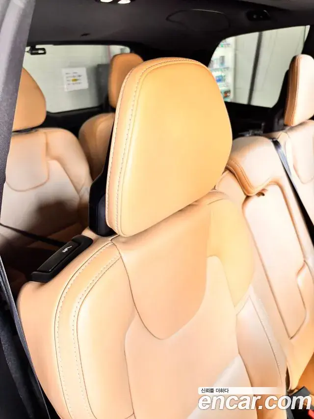Volvo XC90 2023 — ფოტო 11/13