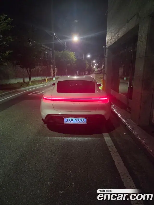 Porsche Taycan 2025 — Photo 5/14