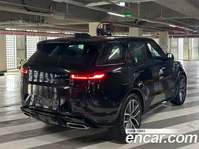 Land Rover Range Rover Sport 2026 — Photo 9/14
