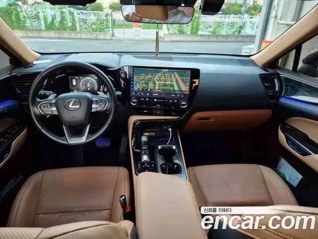 Lexus NX350h 2025 — Photo 12/17