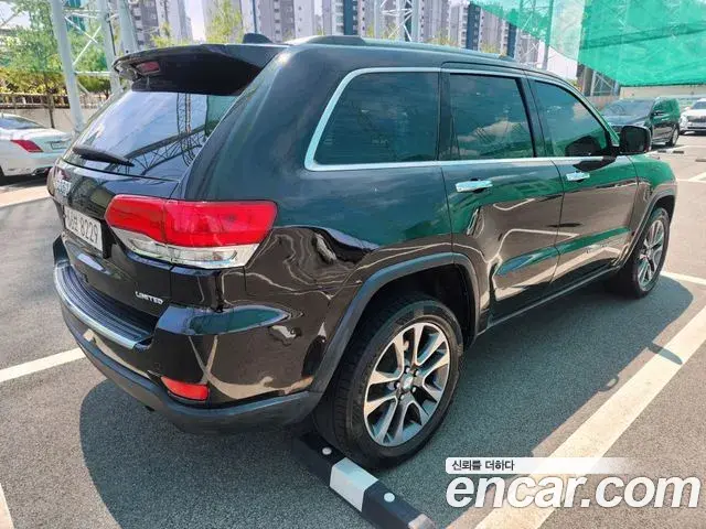 Jeep Grand Cherokee 2018 — Photo 1/18