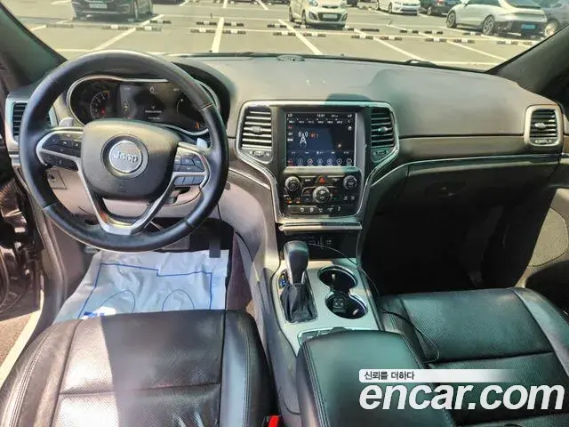 Jeep Grand Cherokee 2018 — Photo 4/18