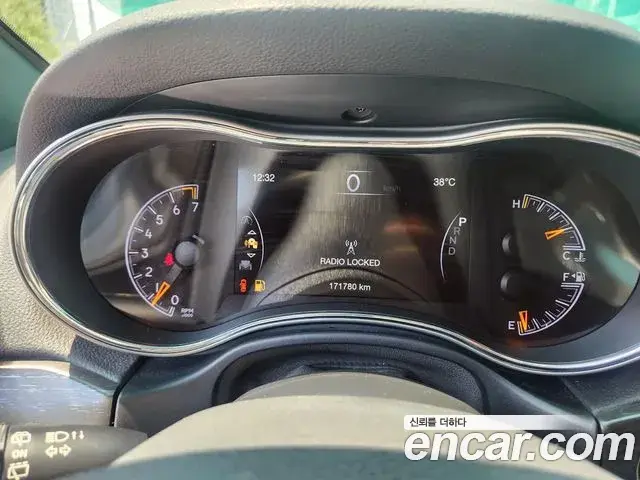 Jeep Grand Cherokee 2018 — Photo 7/18