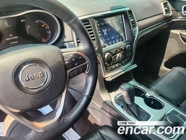 Jeep Grand Cherokee 2018 — Photo 9/18