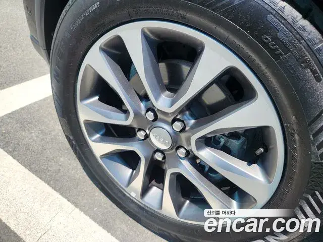Jeep Grand Cherokee 2018 — Photo 12/18
