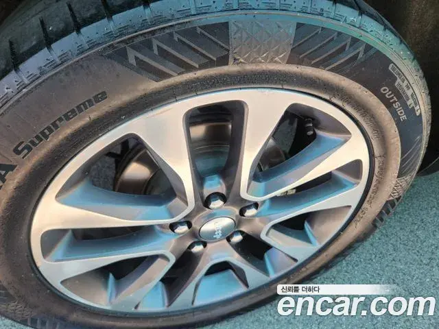 Jeep Grand Cherokee 2018 — Photo 16/18