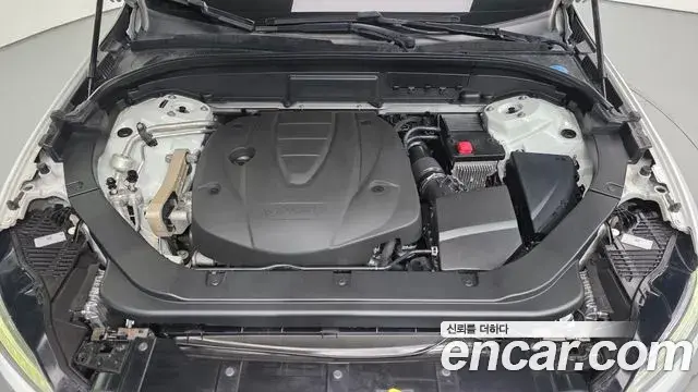 Volvo XC60 2018 — Şəkil 19/20
