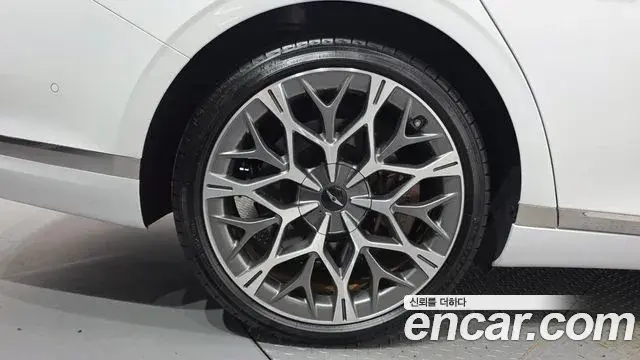 Genesis G90 2024 — Photo 12/29