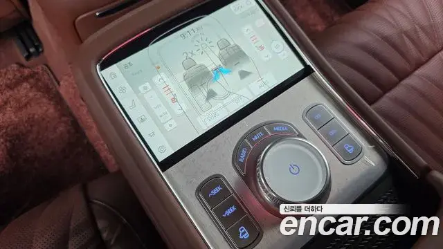 Genesis G90 2024 — Photo 15/29