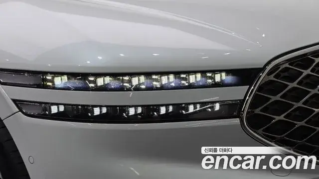 Genesis G90 2024 — Photo 28/29