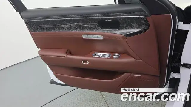 Genesis G90 2024 — Photo 8/29