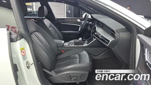 Audi A7 2020 — Photo 12/32