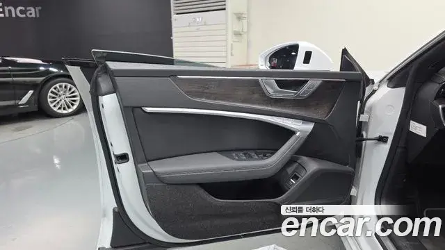 Audi A7 2020 — Photo 8/32