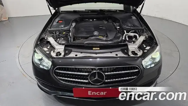 Mercedes-Benz E-Class 2021 — Фото 6/20