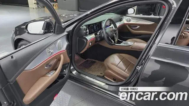 Mercedes-Benz E-Class 2021 — Фото 10/20