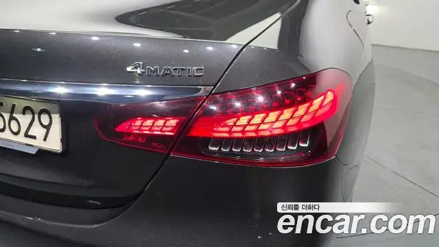 Mercedes-Benz E-Class 2021 — Şəkil 9/35