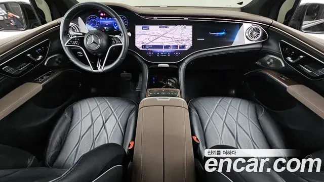 Mercedes-Benz EQS SUV 2023 — ფოტო 21/39