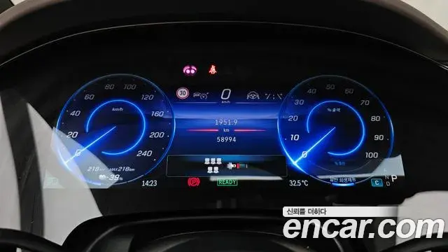 Mercedes-Benz EQS SUV 2023 — ფოტო 10/39