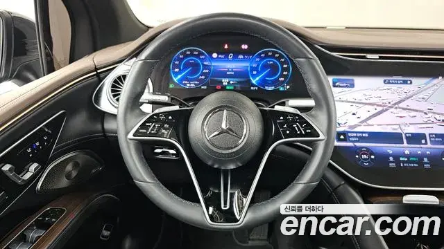 Mercedes-Benz EQS SUV 2023 — ფოტო 32/39