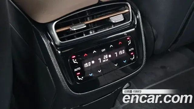Mercedes-Benz EQS SUV 2023 — ფოტო 38/39