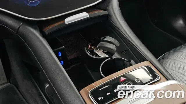 Mercedes-Benz EQS SUV 2023 — ფოტო 29/39
