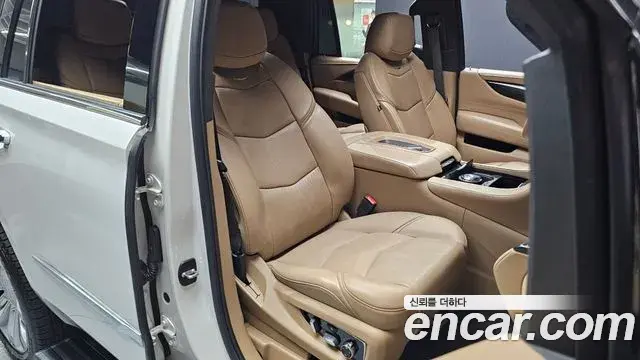 Cadillac Escalade 2020 — ფოტო 3/34
