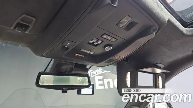 Cadillac Escalade 2020 — ფოტო 17/34