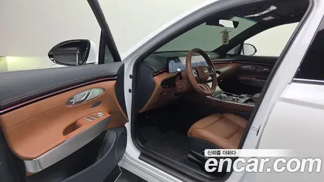 Genesis GV70 2025 — ფოტო 25/31