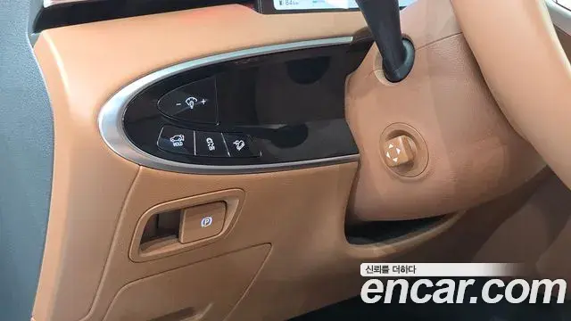 Genesis GV70 2025 — ფოტო 27/31